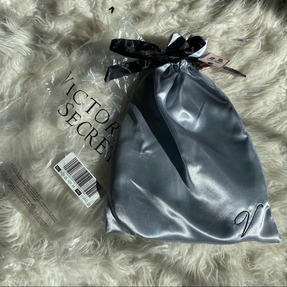 Victoria’s Secret Rhinestones Slippers Sandals - Picture 5 of 8